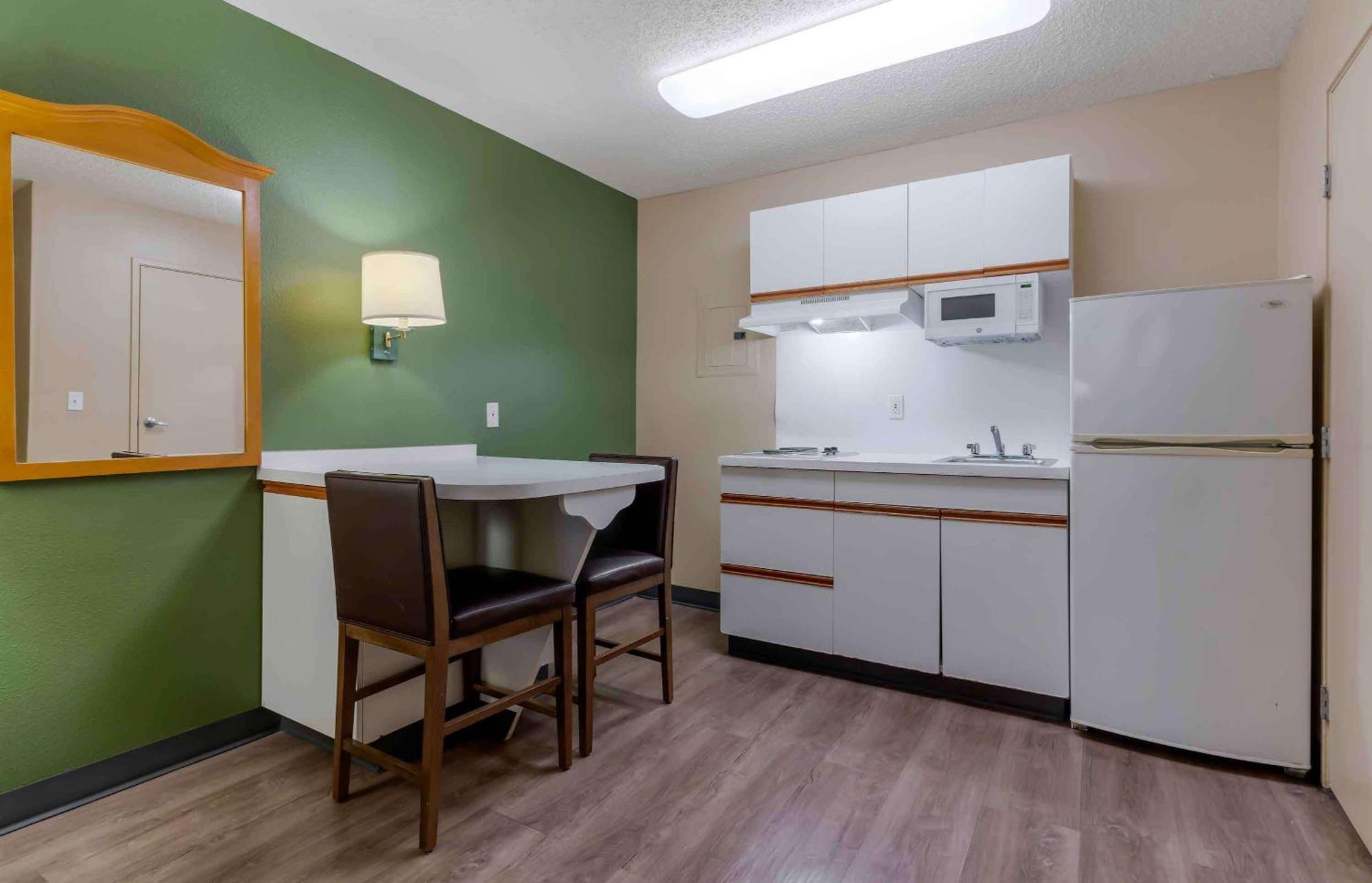 Extended Stay America Select Suites - Jacksonville - Southside - St Johns Towne Ctr Exterior photo