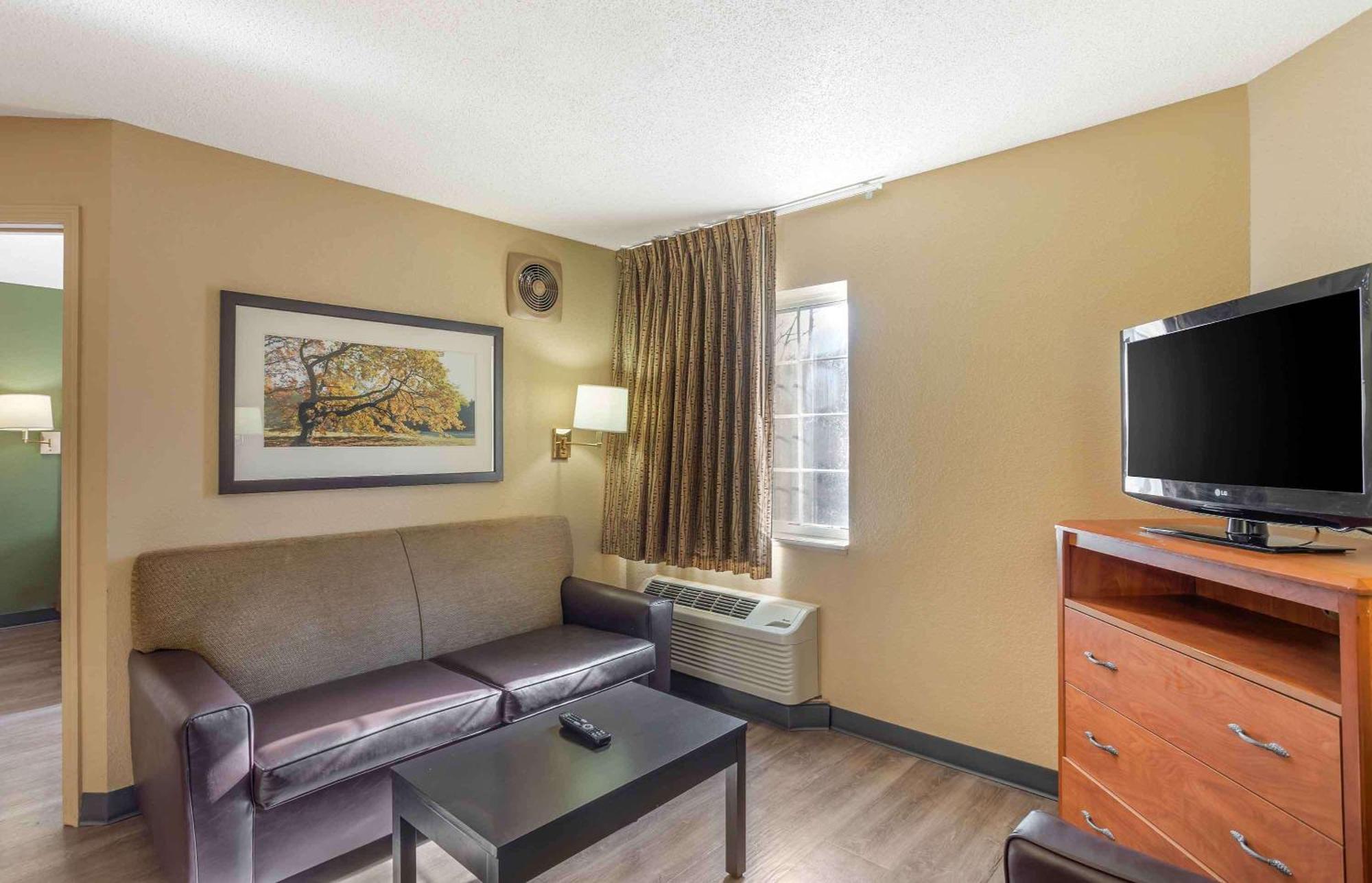 Extended Stay America Select Suites - Jacksonville - Southside - St Johns Towne Ctr Exterior photo