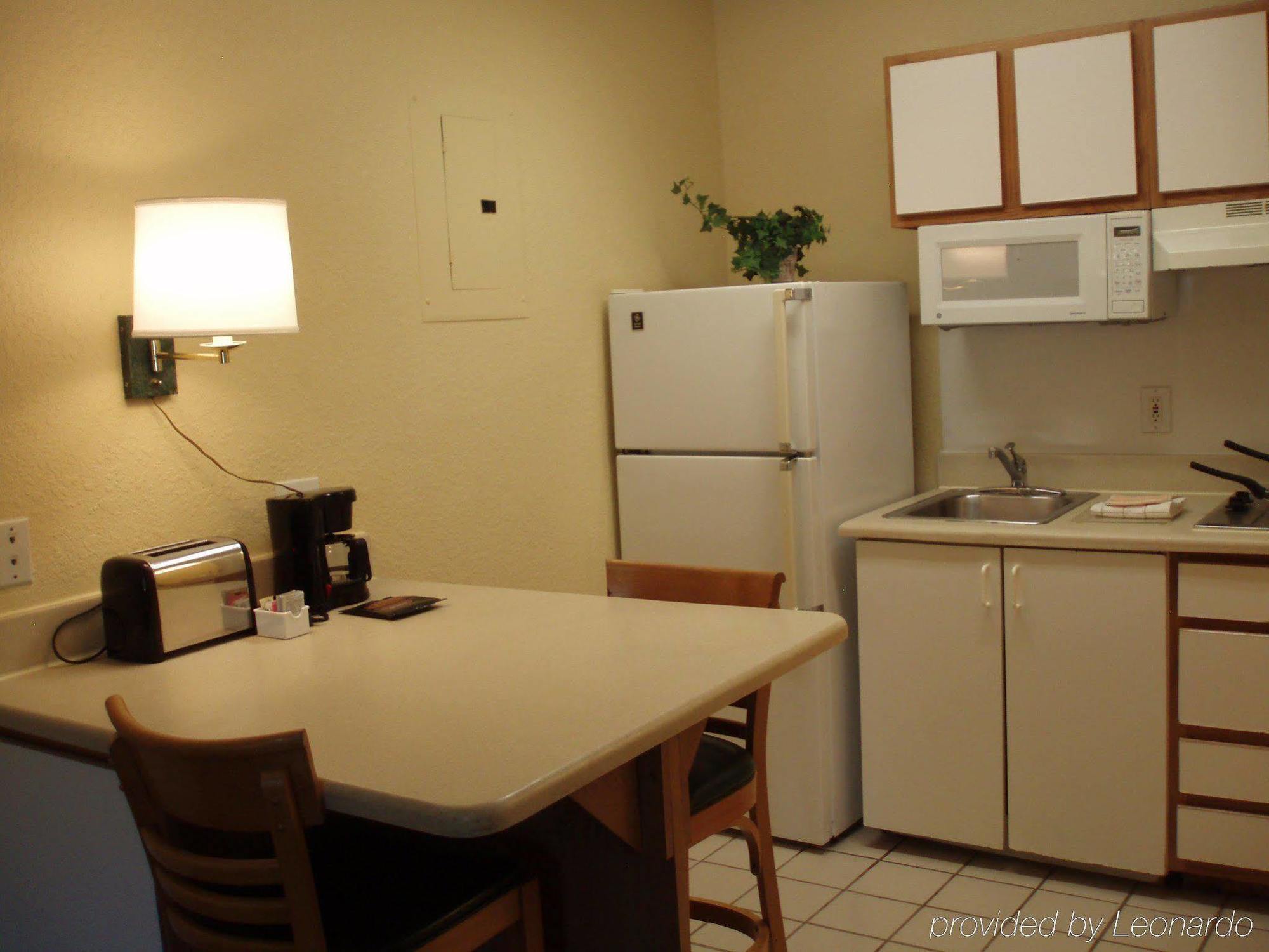 Extended Stay America Select Suites - Jacksonville - Southside - St Johns Towne Ctr Exterior photo